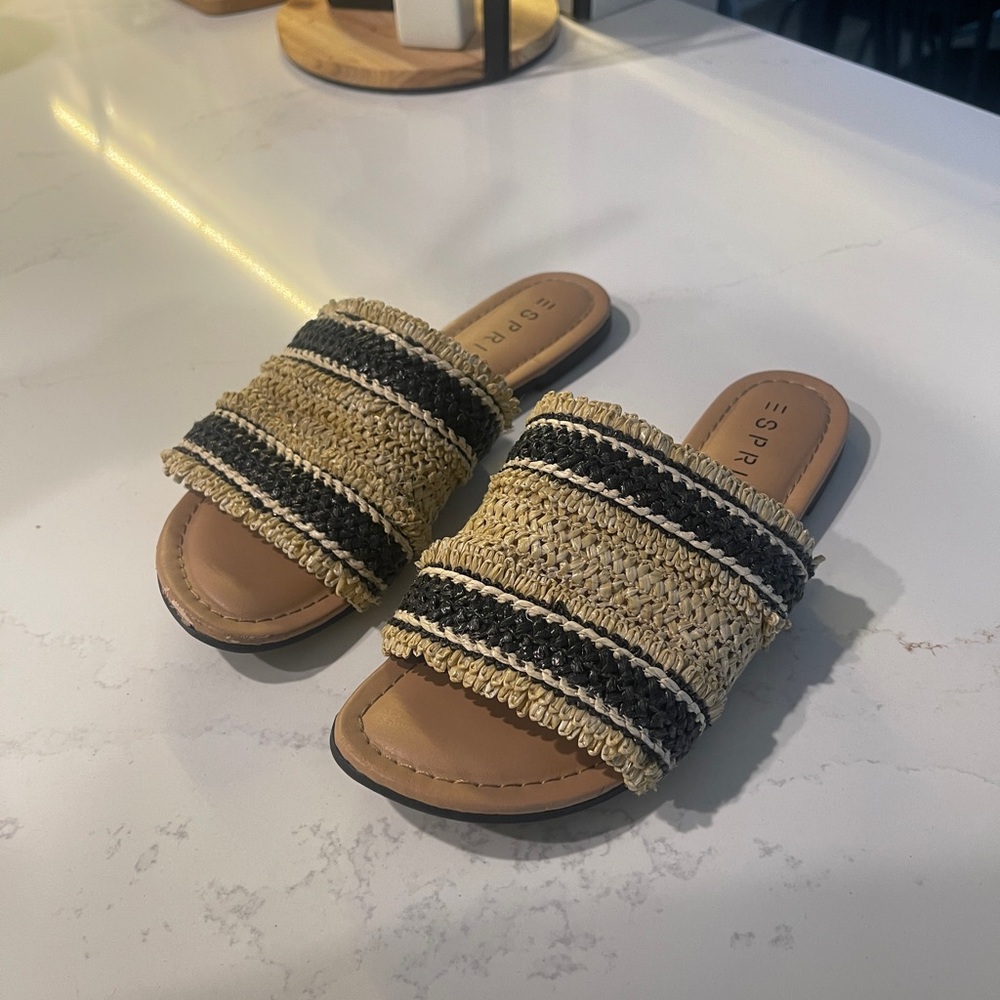 Esprit Raffia Woven Slide Sandal size 7